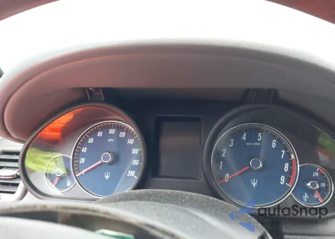 2009 Maserati Quattroporte z USA, uszkodzony, nr VIN ZAMFK39A090044350